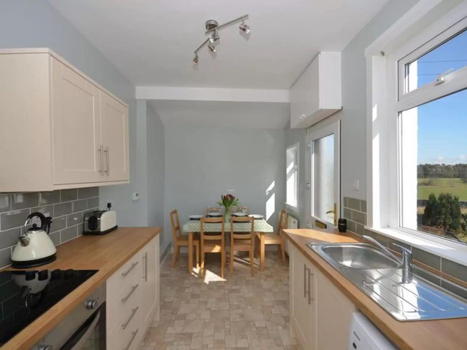 Criffel View Villa ดัมฟรีส์ ภายนอก รูปภาพ